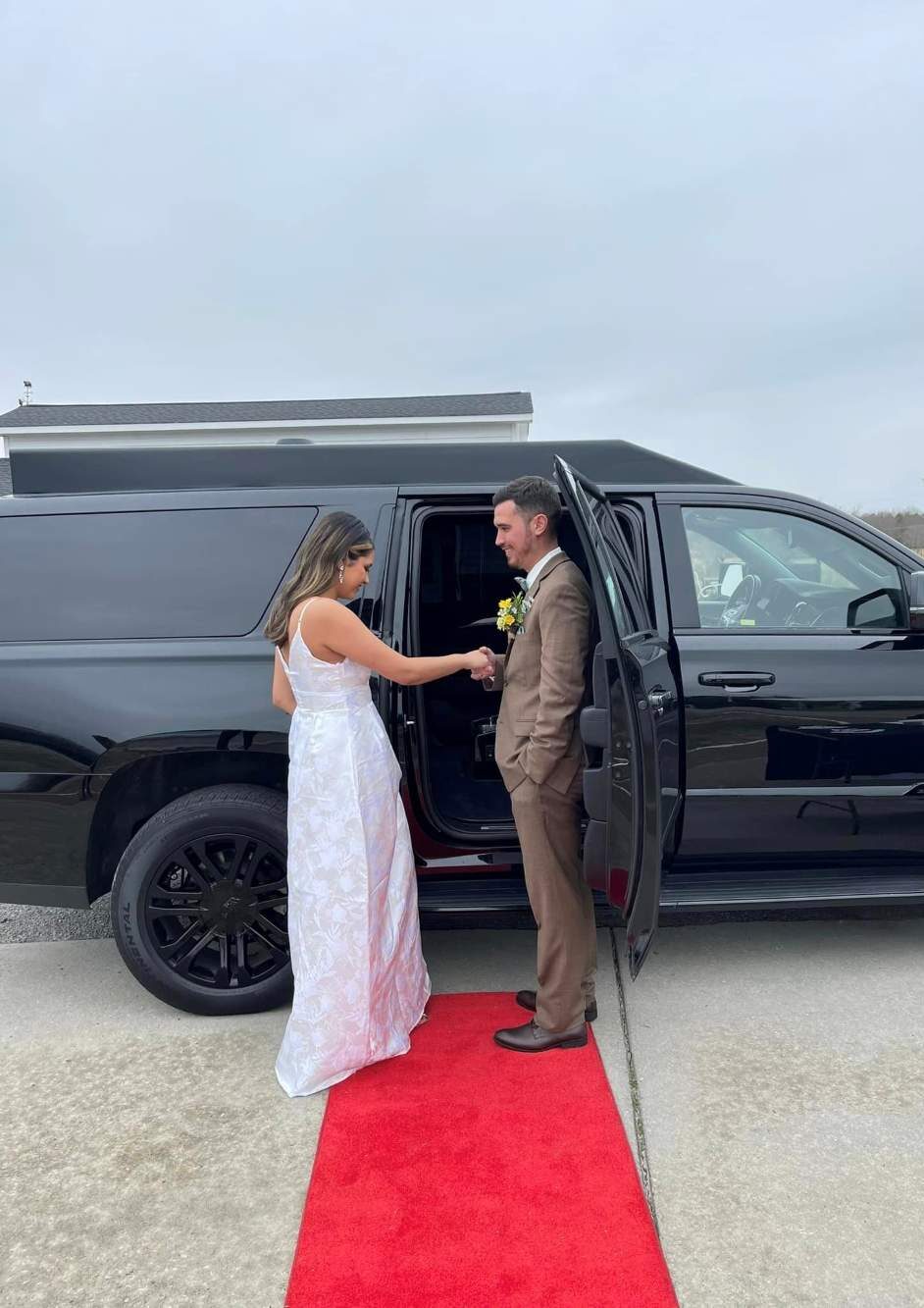 Wedding Limo & Luxury Vehicle Service – Finest Transportation Charlotte NC Finest Transportation wedding limo and luxury vehicle service for weddings and special events in Charlotte, NC